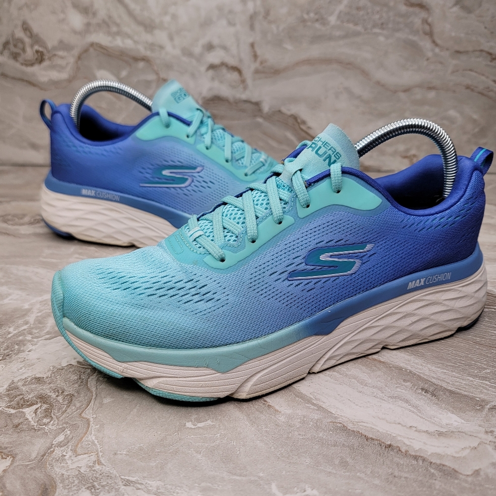 Skechers Women's Size 10 Max Cushioning Elite-Destination Point Sneaker Blue
